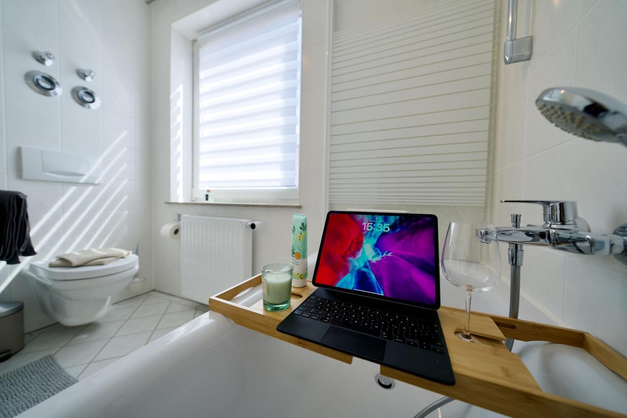 Edler Wohnraum Schwanenteich-Oase Mit Balkon, Kaffeevollautomat, Lift & Parkplatz Appartement Zwickau Buitenkant foto